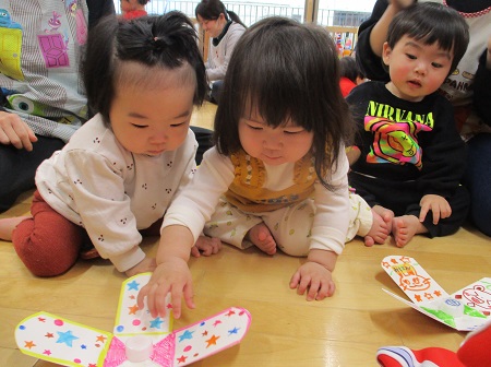 「子ども新年会」でお正月遊びをしました